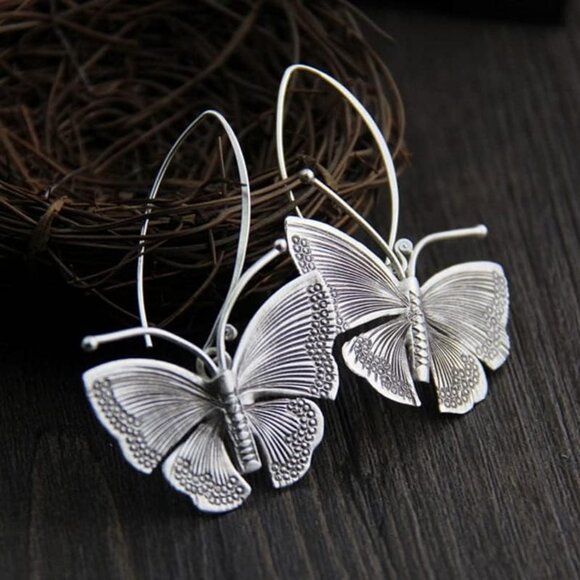 Vintage Vibe Butterfly in Flight Silver Dipped Boho Style Hook Earrings NEW - Picture 2 of 8